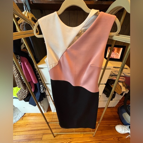 Structured Work Dress - Picture 3 of 3